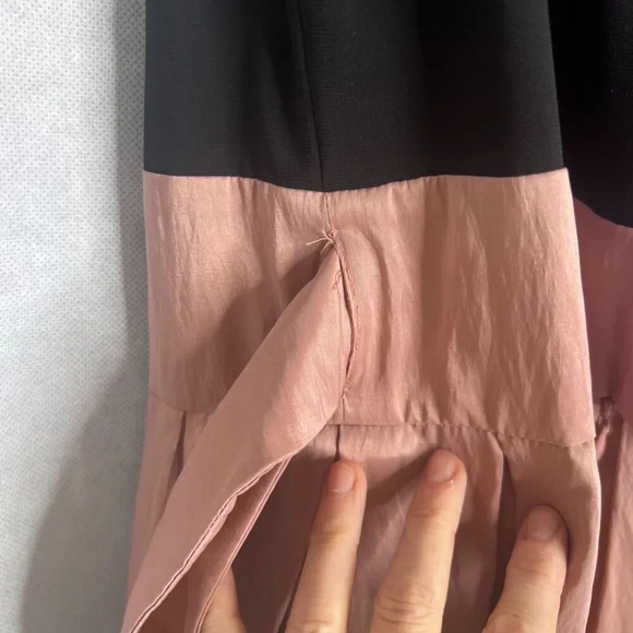 SLNY Black & Pink Sequin Floral Formal Dress Deep V Back Fit & Flare Size 14 - Picture 7 of 13